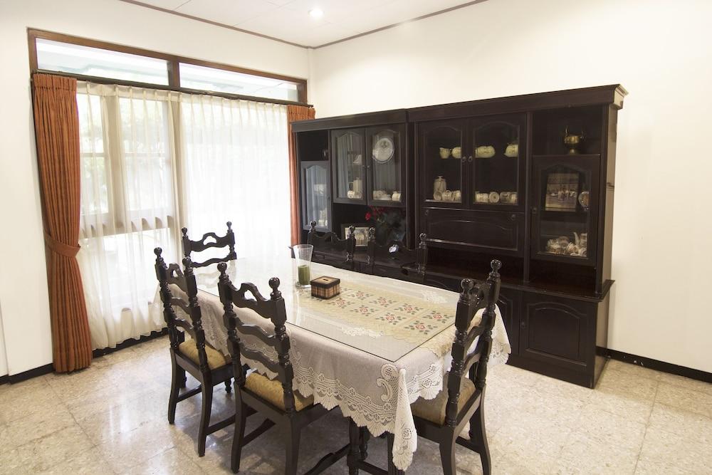 Urbanview Sasono Putro Condoongcatur By Reddoorz Kejayan Extérieur photo