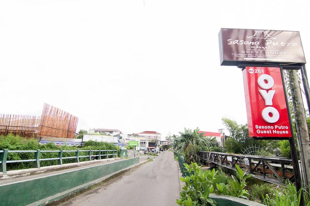 Urbanview Sasono Putro Condoongcatur By Reddoorz Kejayan Extérieur photo