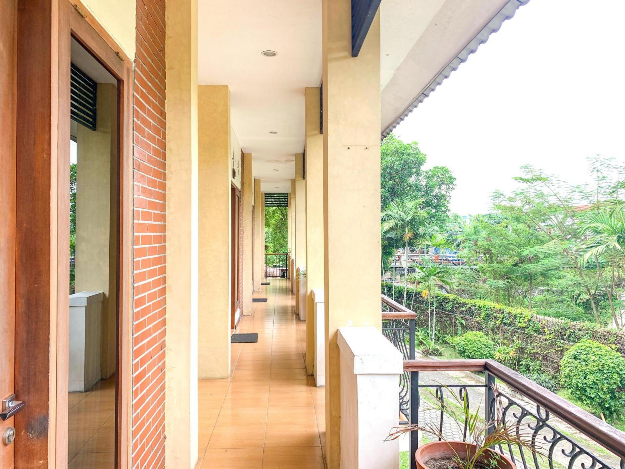Urbanview Sasono Putro Condoongcatur By Reddoorz Kejayan Extérieur photo