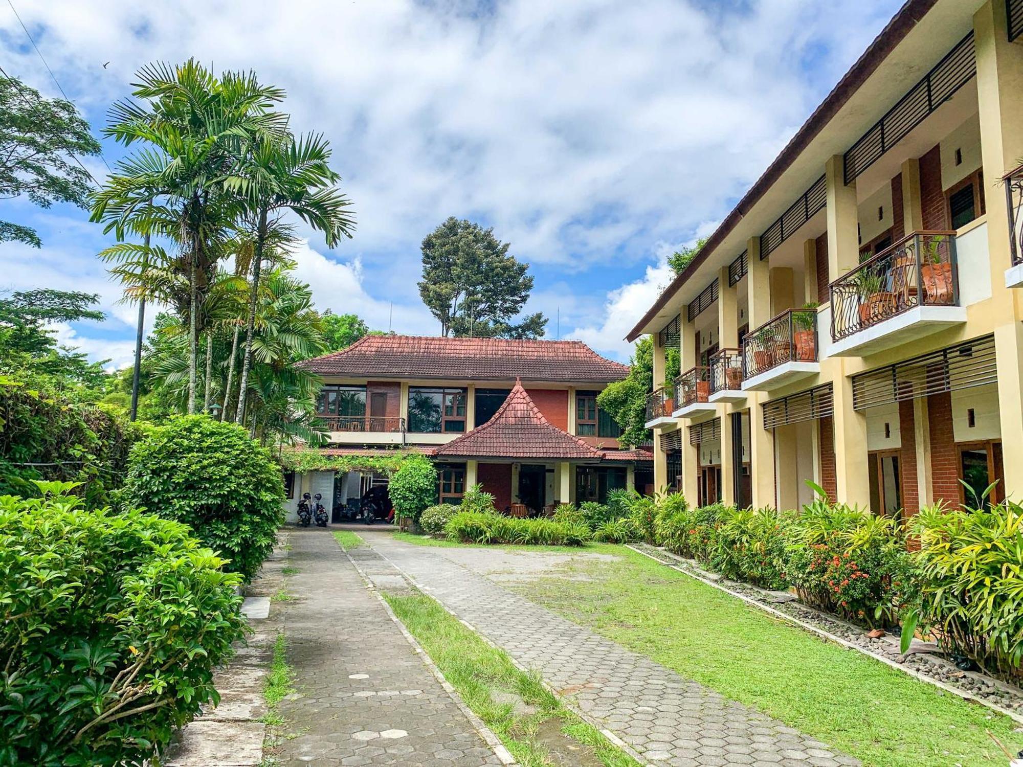 Urbanview Sasono Putro Condoongcatur By Reddoorz Kejayan Extérieur photo