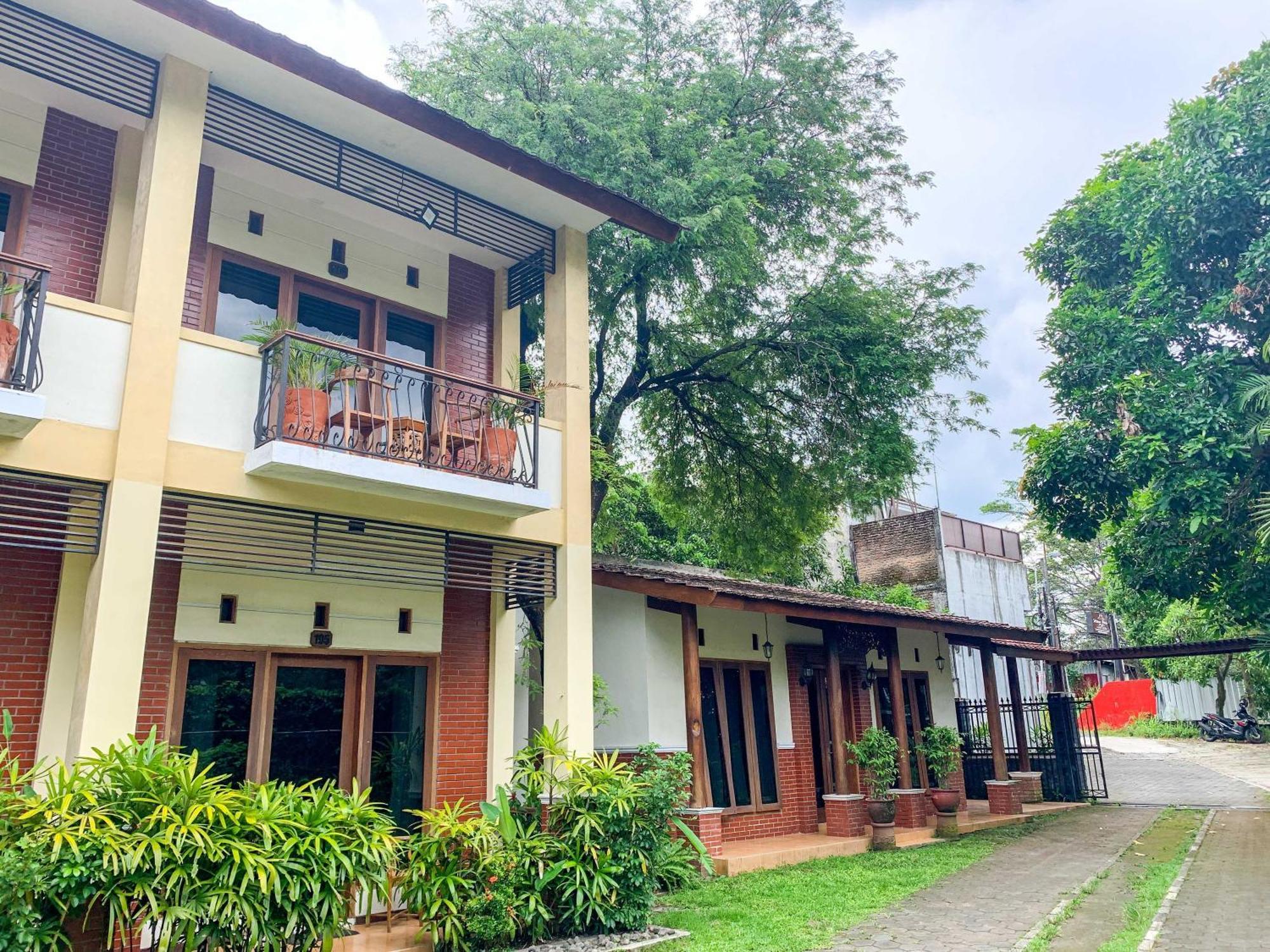 Urbanview Sasono Putro Condoongcatur By Reddoorz Kejayan Extérieur photo